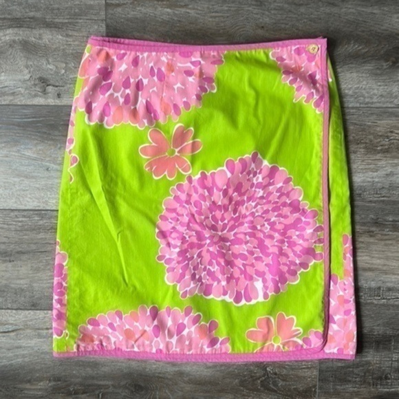 Lilly Pulitzer Dresses & Skirts - Lilly Pulitzer skirt wrap around A line green pink size 10 floral pronted spring